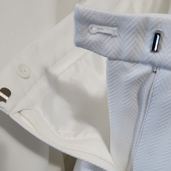 Chic White Women's Blazer - Picture 14 of 15